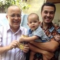 Rifat Sungkar Bersama Anak dan Ayahnya
