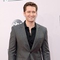 Matthew Morrison Hadiri American Music Awards 2014