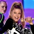 Stacy Ferguson Goyang Panggung American Music Awards 2014