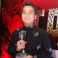 Billy Syahputra Raih Piala Favourite Newcomer Celebrity