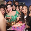 Syahrini Rayakan HUT PLC yang ke-4