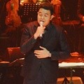 Tulus Saat Tampil di Konser 'Satu Indonesia'