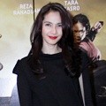 Maudy Koesnaedi Hadiri Gala Premier 'Pendekar Tongkat Emas'