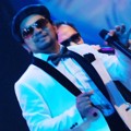 Tompi Saat Tampil di 'Trio Lestari Show Musical Concert 2014'