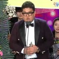 Jang Hong Jae Raih Piala Excellence Award - Comedy