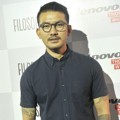 Rio Dewanto di Jumpa Pers Film 'Filosofi Kopi'