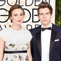 Keira Knightley dan James Righton di Red Carpet Golden Globe Awards 2015