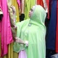 Oki Setiana Dewi di Pembukaan Butik Busana Muslim