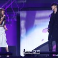 Duet Hyorin Sistar dan JungGiGo di Golden Disk Awards 2015