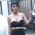 Julia Perez Saat Pembuatan Video Klip 'Lonely'