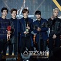 VIXX Raih Piala Bonsang