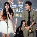 Raina dan San E Raih Piala Hip-hop Award
