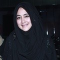 Pipik Dian Irawati Usai Syuting Program Talkshow 'Rumpi'