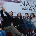 Pongki Barata Selfie dengan Para Pemain Film 'Nada untuk Asa'