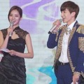 Leeteuk Super Junior dan Hyeri Girl's Day Menjadi Host Gaon Chart K-Pop Awards 2015