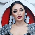 Zaskia Meriahkan Konser 'Rebel, Love, Rock and Roll'