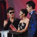 Aliando, Jessica Mila dan  Kevin Julio di Infotainment Awards 2015
