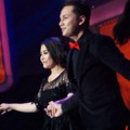 Prilly Latuconsina dan Andhika Pratama di Infotainment Awards 2015