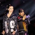 Katy Perry dan Missy Elliott Nyanyikan Lagu 'Get Ur Freak On'