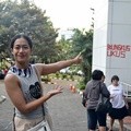Nia Dinata Saat Demo di Gedung Kementerian Pariwisata
