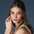 Rosie Huntington-Whiteley di Majalah Elle UK Edisi Februari 2015