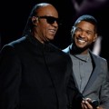 Kolaborasi Stevie Wonder dan Usher di Grammy Awards 2015