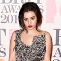 Charli XCX di Red Carpet BRIT Awards 2015