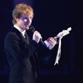 Ed Sheeran Saat Raih Piala British Male Solo Artist