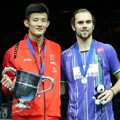 Chen Long dan Jan O Jorgensen Berfoto Bersama di Podium All England 2015