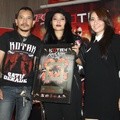 Kotak Terima Penghargaan 4 Platinum untuk Album 'Rock n Love'