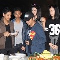 Graduate dan Rizal Mantovani di Syukuran Film 'Demona'