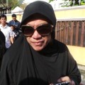 Dorce Gamalama Saat Berada di Rumah Duka Olga Syahputra