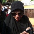 Dorce Gamalama Saat Berada di Rumah Duka Olga Syahputra