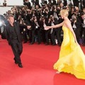 Charlize Theron Saat Hampiri Sean Penn di Cannes Film Festival 2015