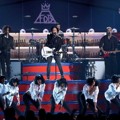 Penampilan Fall Out Boy di Billboard Music Awards 2015