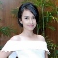 Dina Anjani di Gala Premier Film '7 Hari Menembus Waktu'