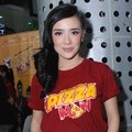Dea Ananda Hadiri Gala Premier Film 'Pizza Man'