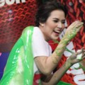 Raisa Juga Basah Kuyup Kena Slime