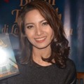 Acha Septriasa di Jumpa Pers Film 'Bulan Terbelah di Langit Amerika'