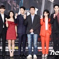 Para Pemeran Utama Serial 'Scholar Who Walks the Night' Bersama Sutradara