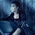 Noomi Rapace di Majalah Vogue Italia Edisi Desember 2012