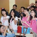 JKT48 Kunjungi Pabrik Pocari Sweat Bersama Fans