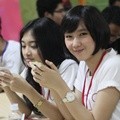 Sendy dan Dhike JKT48 Kunjungi Pabrik Pocari Sweat Bersama Fans