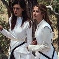 Phoebe Tonkin dan Teresa Palmer di Majalah Vogue Australia Edisi Maret 2015