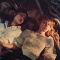 Phoebe Tonkin dan Teresa Palmer di Majalah Vogue Australia Edisi Maret 2015