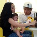 Gisella Anastasia dan Gading Marten di Acara Unilever Daycare 2015