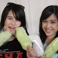 Grace dan Angel JKT48 di Handshake Festival 'Refrain Penuh Harapan'