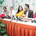 Nagita Slavina dan Raffi Ahmad Memberikan Keterangan Kepada Pers