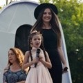 Selin Sezgin dan Isabella Damla Guvenilir Memerankan Pasangan Ibu-Anak Melek dan Elif
