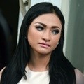 Amel Alvi Ditemui Usai Mengisi Program 'Rumpi'